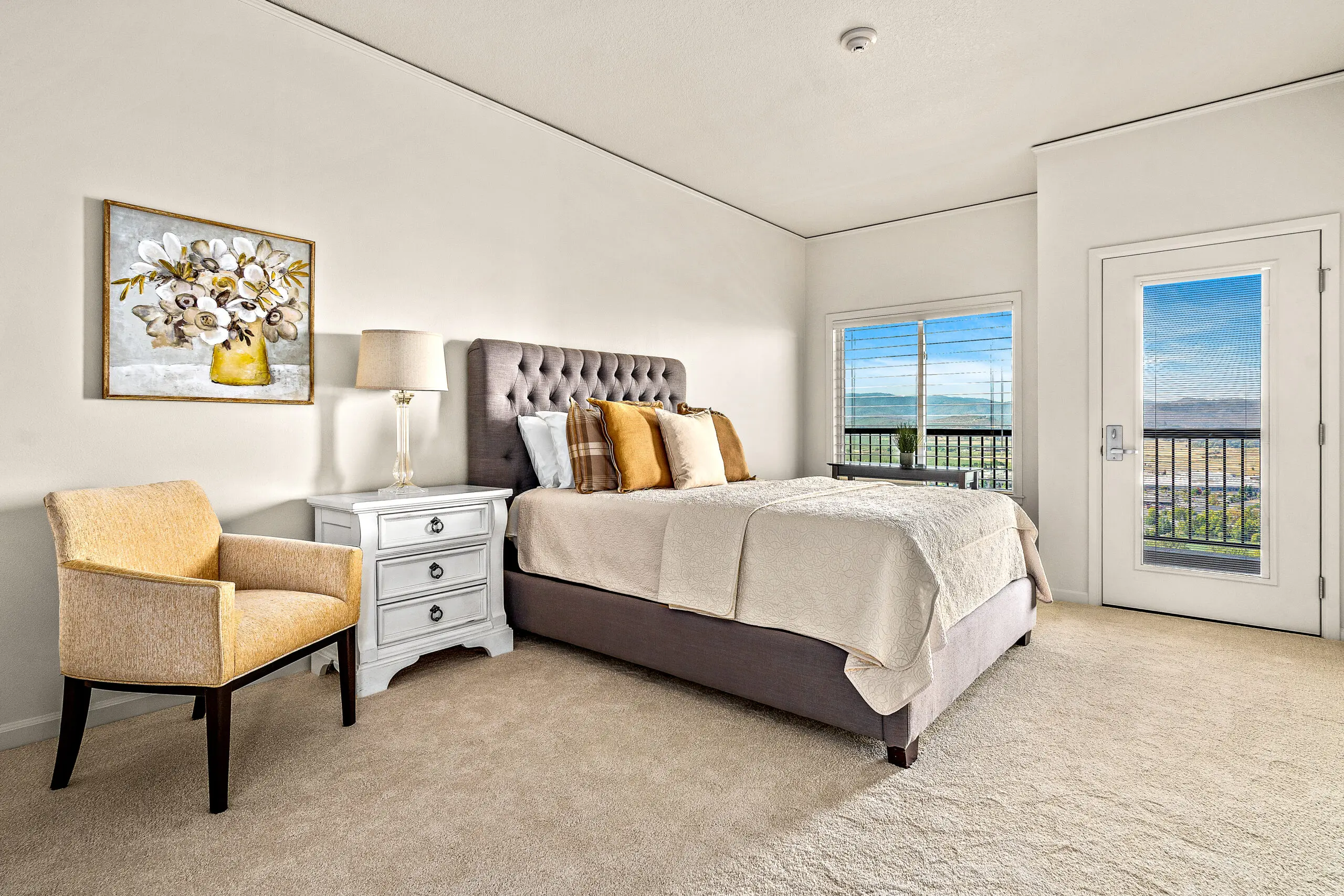 A bedroom in a Rogue Valley Manor residence.